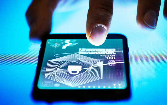 Cybercrime-e-sicurezza--un-italiano-su-due-protegge-il-proprio-Smartphone sicurezza sul telefono